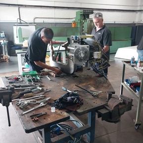 Refurbished resistance spot welding guns